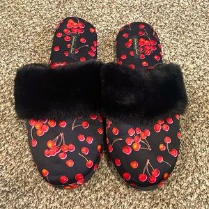Women’s slippers